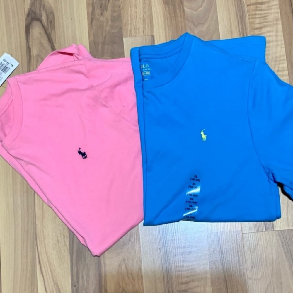 🎁NWT Bundle of 2 SS Polo tees never worn!🩷PRICE FIRM!!🩷